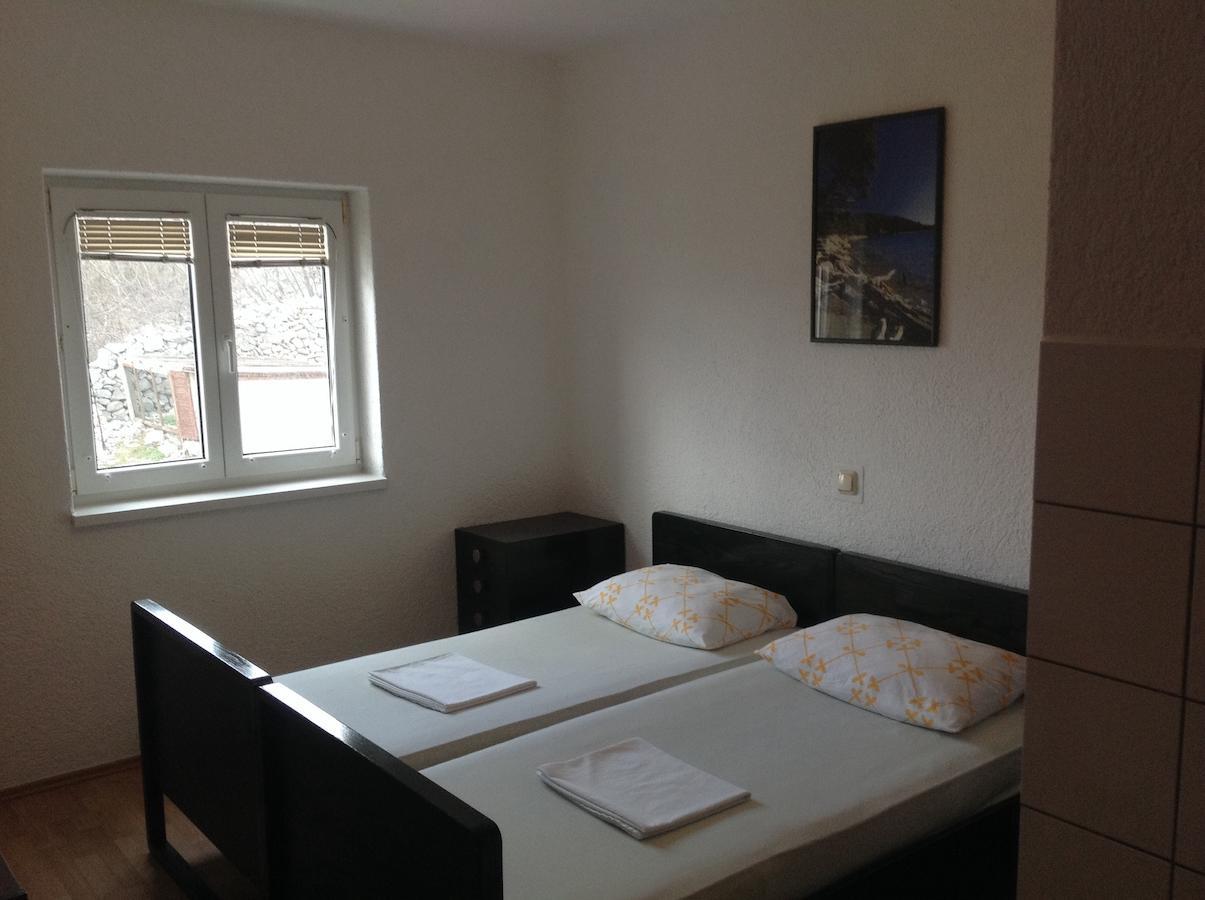 Katarina Apartments And Rooms Sibinj Krmpotski Cameră foto